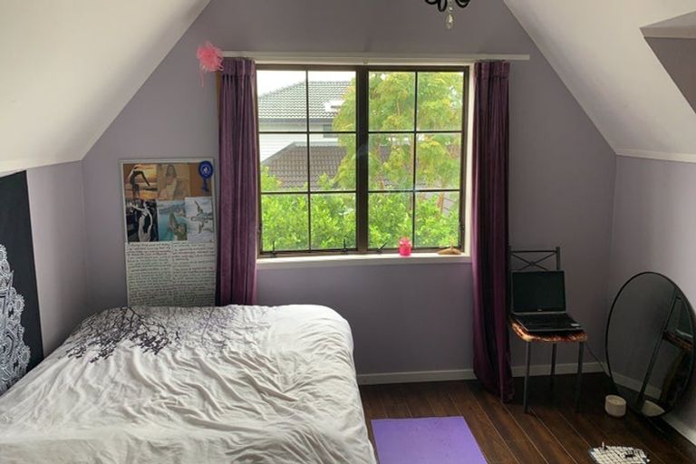 Photo of property in 5 Tawa Road, Te Atatu Peninsula, Auckland, 0610