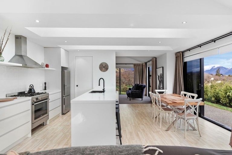 Photo of property in 7 Kerrera Lane, Jacks Point, Queenstown, 9371