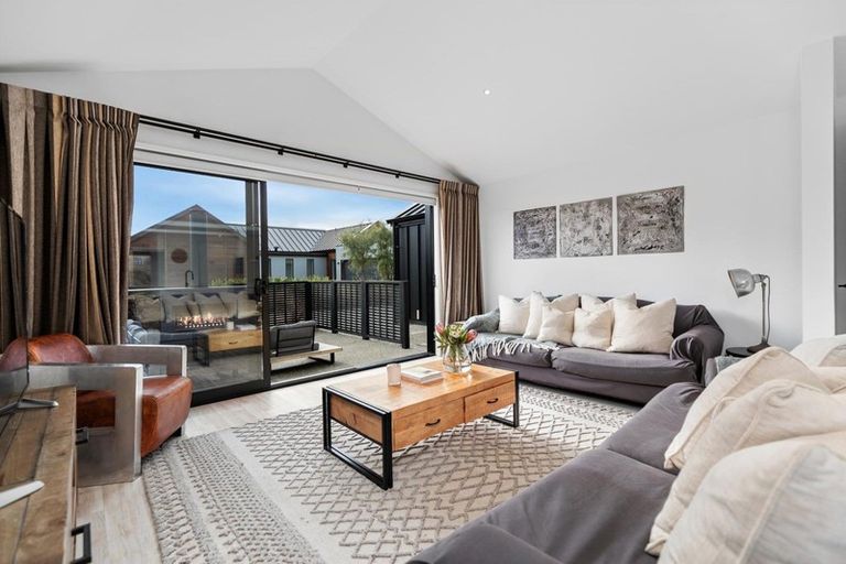 Photo of property in 7 Kerrera Lane, Jacks Point, Queenstown, 9371