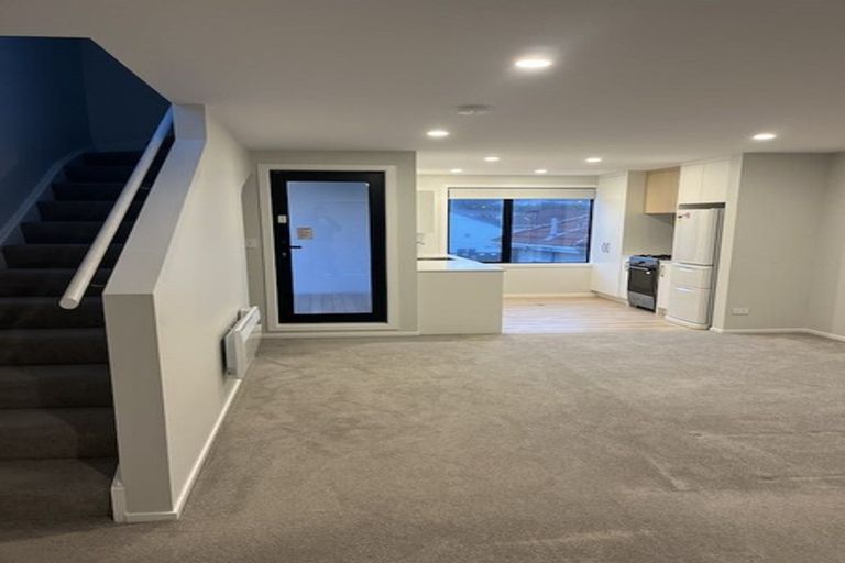 Photo of property in 1/101 Rongotai Road, Wellington, 6022