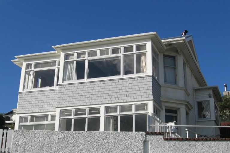 Photo of property in 49 The Crescent, Roseneath, Wellington, 6011