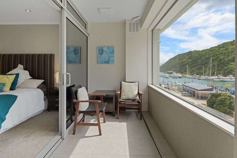 Photo of property in Oxleys Rock Apartments, 401/6 London Quay, Picton, 7220