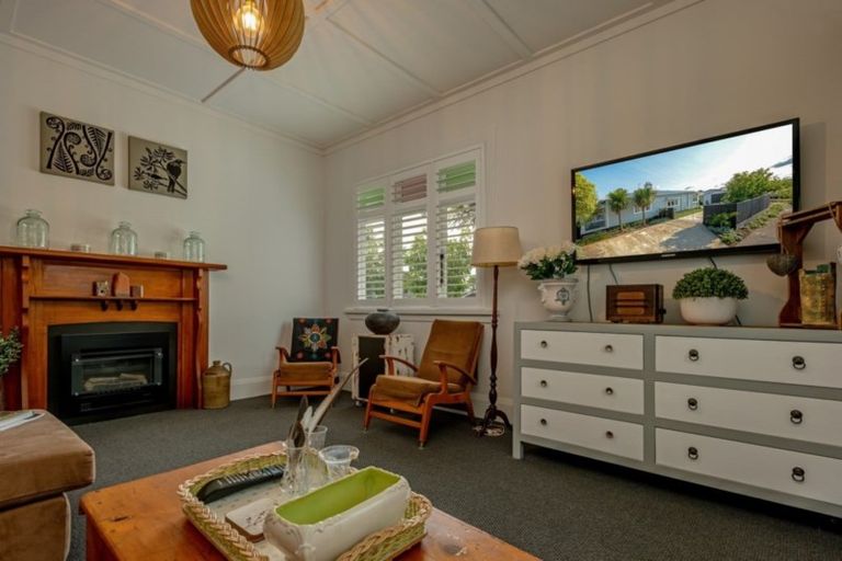 Photo of property in 1 Jones Place, Highbury, Palmerston North, 4412