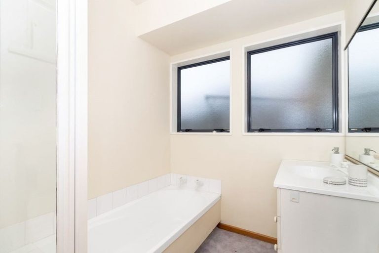 Photo of property in 1/27 Cardigan Bay Place, Addington, Christchurch, 8024