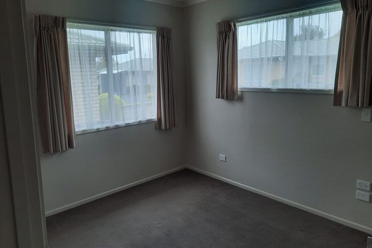 Photo of property in Amberley Park, 8/8 Village Place, Tuakau, 2121