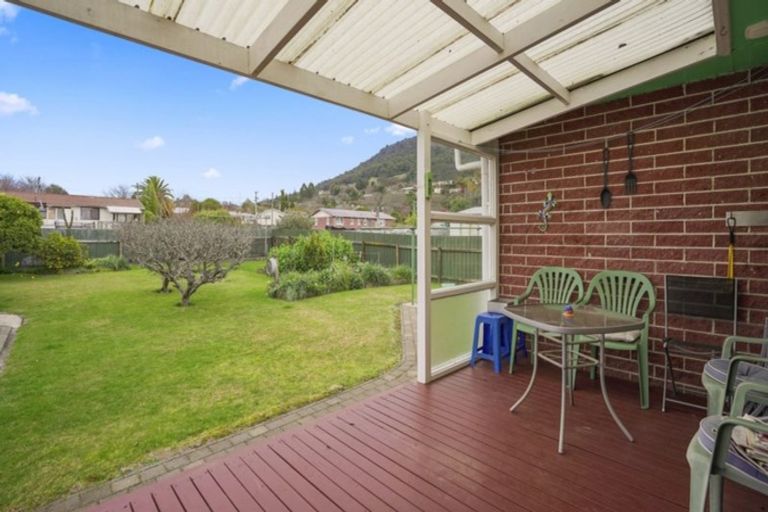 Photo of property in 4 Park Road, Western Heights, Rotorua, 3015