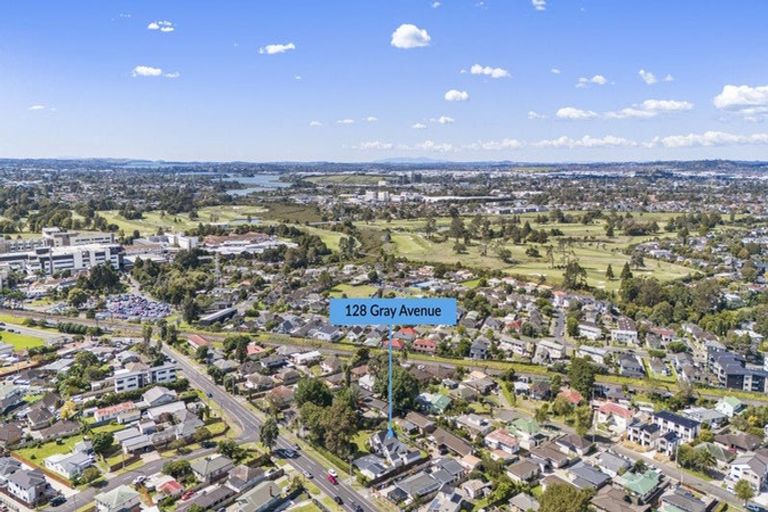 Photo of property in 128 Gray Avenue, Papatoetoe, Auckland, 2024