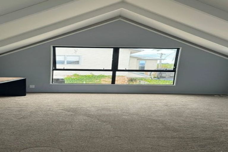 Photo of property in 37b Wade River Road, Stanmore Bay, Whangaparaoa, 0932