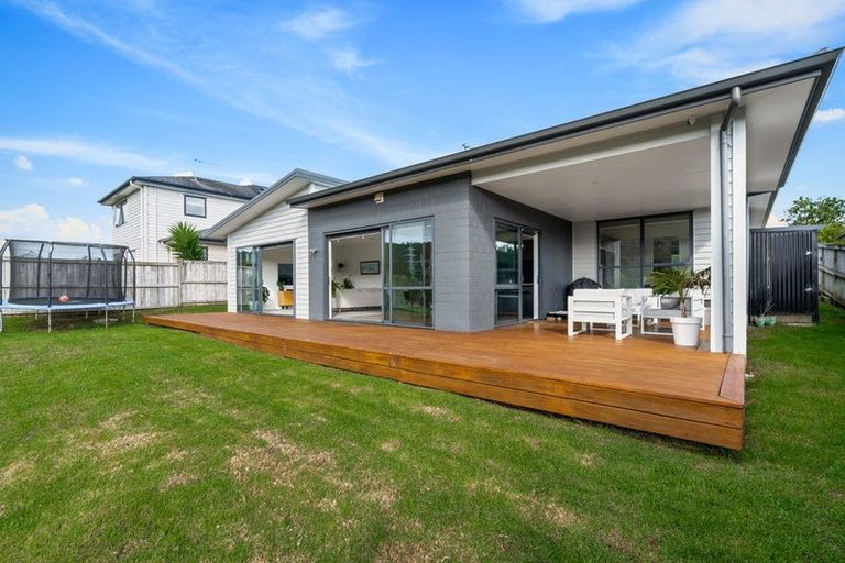 Photo of property in 23 Josh Road, Huapai, Kumeu, 0810