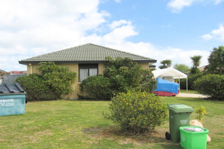 Photo of property in 42 Maesbury Close, Papamoa Beach, Papamoa, 3118