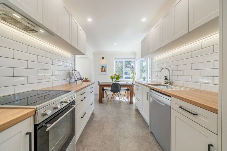 Photo of property in 22 Pasadena Crescent, Totara Park, Upper Hutt, 5018