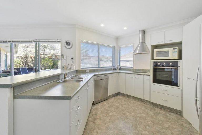 Photo of property in 46 Stewart Gibson Place, Manurewa, Auckland, 2105