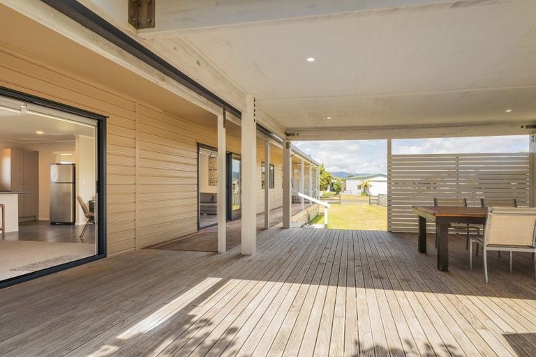 Photo of property in 104 Sands Crescent, Matarangi, Whitianga, 3592