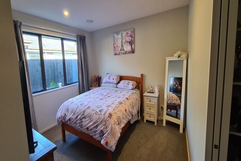 Photo of property in 2 Stratford (pvt) Way, Rangiora, 7400