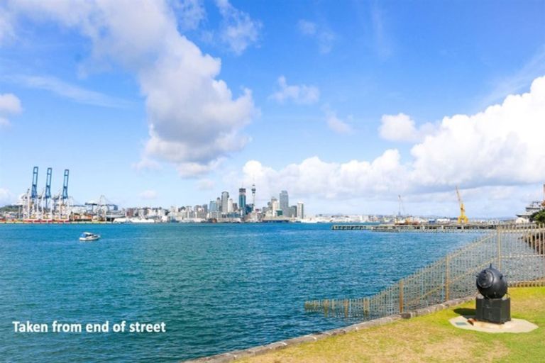 Photo of property in 1/2a Spring Street, Devonport, Auckland, 0624