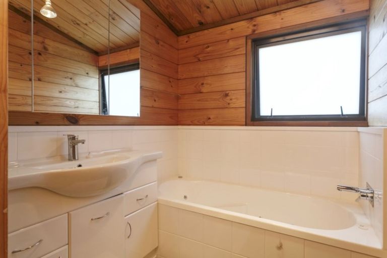 Photo of property in 16 Victoria Street, Richmond Heights, Taupo, 3330