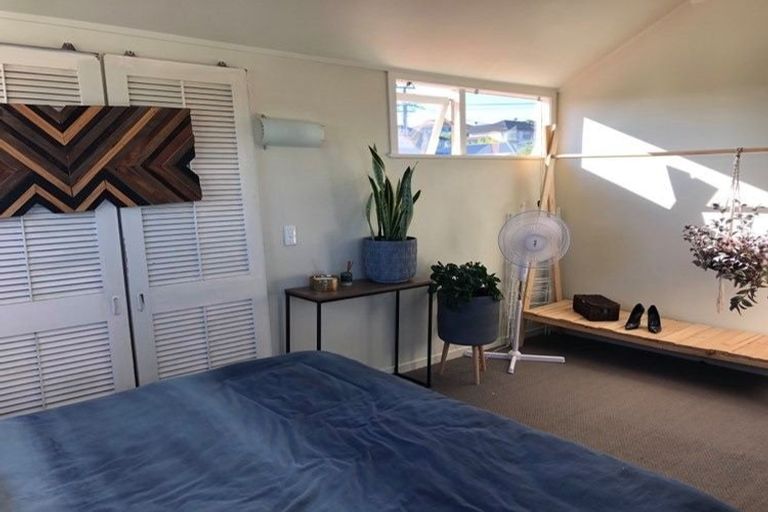 Photo of property in 20 Dallinghoe Crescent, Milford, Auckland, 0620