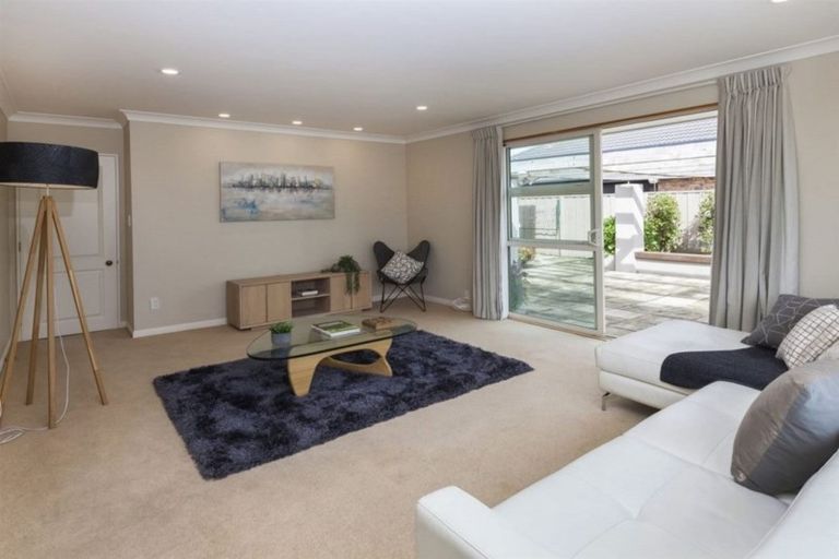 Photo of property in 2 Bayliss Close, Northwood, Christchurch, 8051