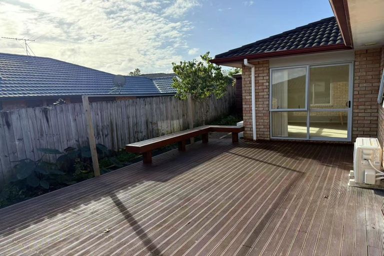 Photo of property in 29 Toledo Avenue, Henderson, Auckland, 0612
