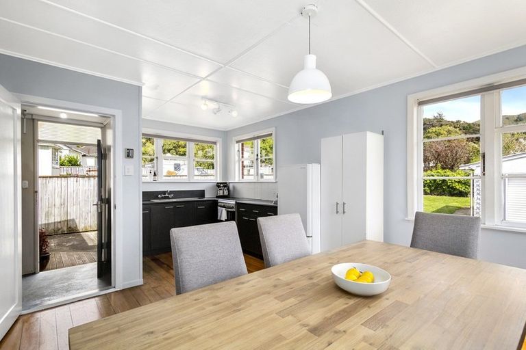 Photo of property in 16 Cleland Crescent, Naenae, Lower Hutt, 5011