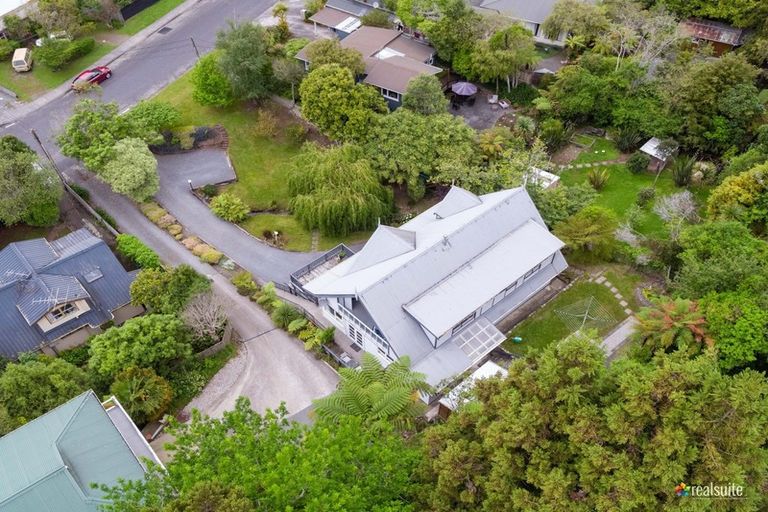 Photo of property in 24 Jocelyn Crescent, Pinehaven, Upper Hutt, 5019