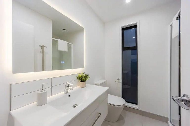 Photo of property in 5/71 West Coast Road, Glen Eden, Auckland, 0602