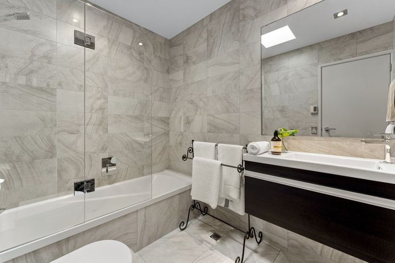 Photo of property in Montrose Villas, 441c Beach Road, Mairangi Bay, Auckland, 0630