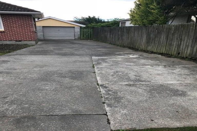 Photo of property in 12 Solway Avenue, Ilam, Christchurch, 8041