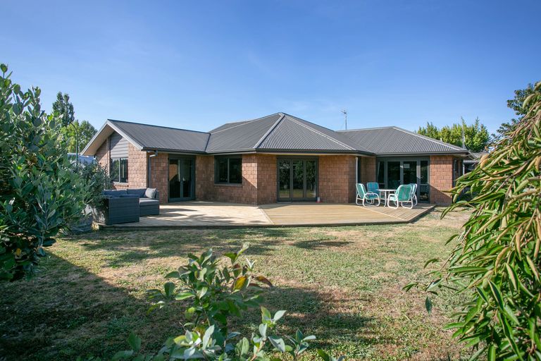 Photo of property in 24 Jasmine Place, Cambridge, 3434