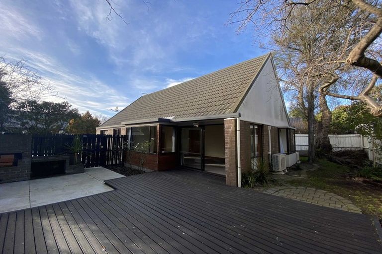 Photo of property in 2/46 Weston Road, St Albans, Christchurch, 8052