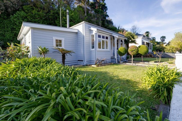 Photo of property in 8 Coote Road, Bluff Hill, Napier, 4110