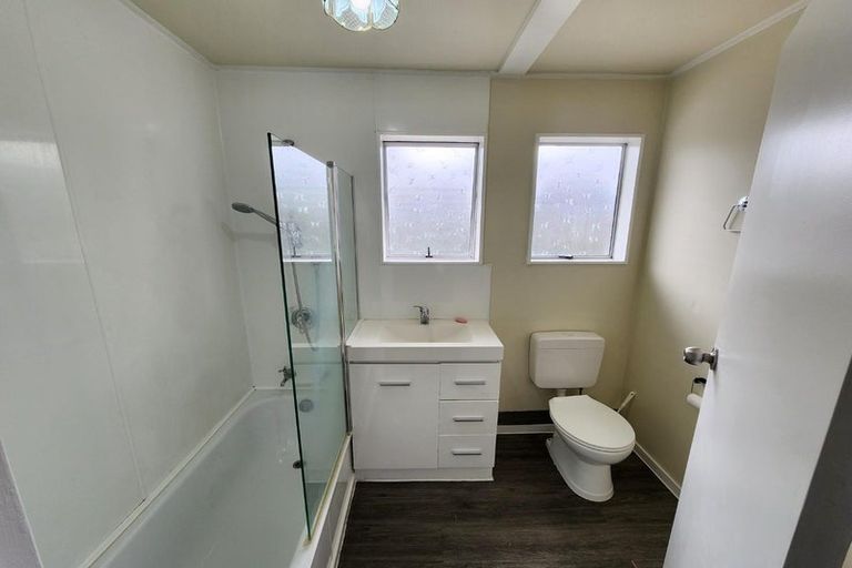 Photo of property in 37 Rhodes Drive, Kelvin Grove, Palmerston North, 4414