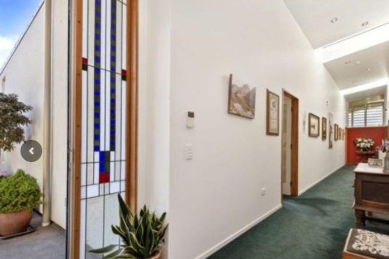 Photo of property in 33 Sylvan Way, Silverstream, Upper Hutt, 5019