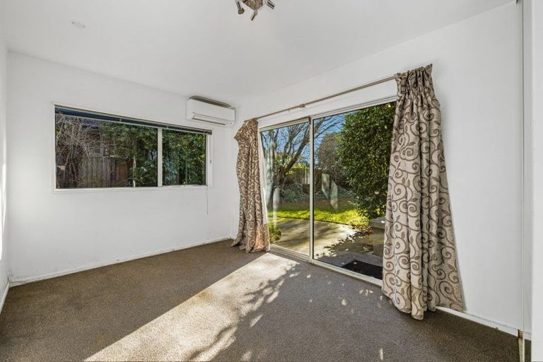 Photo of property in 360 Yaldhurst Road, Russley, Christchurch, 8042