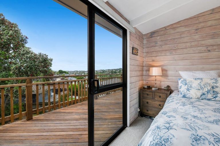 Photo of property in 23 John Road, Stanmore Bay, Whangaparaoa, 0932