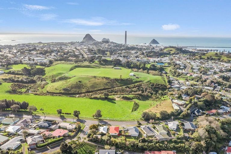 Photo of property in 193 Omata Road, Blagdon, New Plymouth, 4310