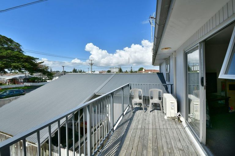 Photo of property in 242 Centreway Road, Orewa, 0931