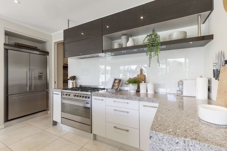 Photo of property in 30 Wicklam Lane, Greenhithe, Auckland, 0632