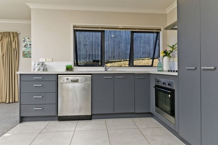 Photo of property in 14 Sapperton Drive, Henderson, Auckland, 0612