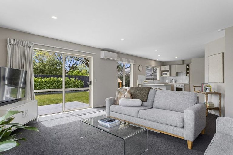 Photo of property in 4 Magnolia Lane, St Albans, Christchurch, 8052