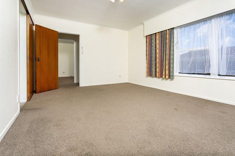 Photo of property in 2/18 Anne Road, Hillcrest, Auckland, 0627