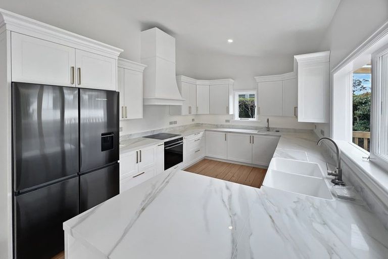 Photo of property in 125 Vauxhall Road, Narrow Neck, Auckland, 0624