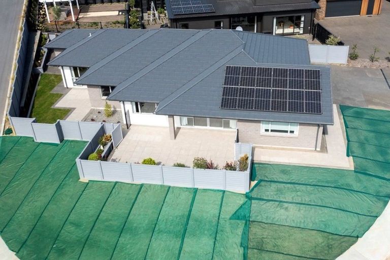 Photo of property in 18 Morepork Drive, Waikanae, 5036