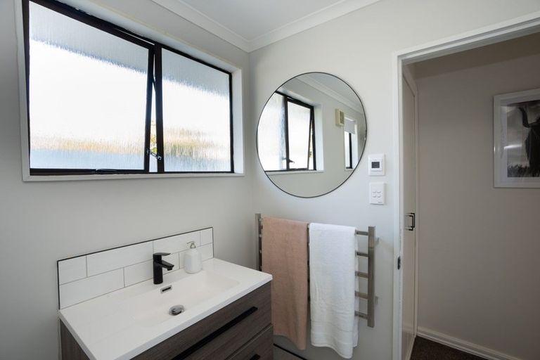 Photo of property in 2/9 Stacey Place, Woolston, Christchurch, 8062