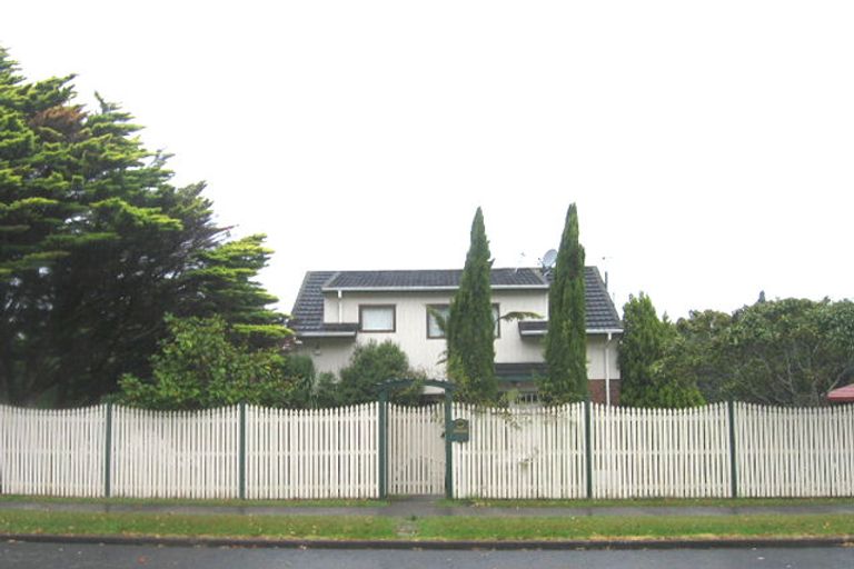 Photo of property in 88 Chelsea View Drive, Chatswood, Auckland, 0626