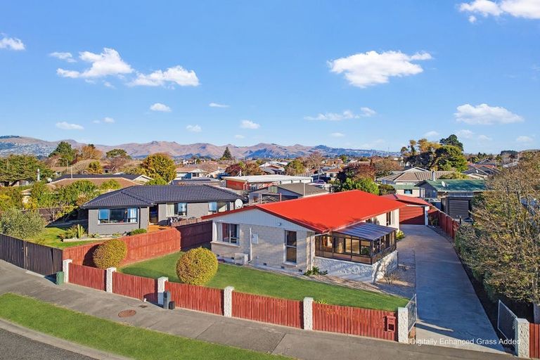 Photo of property in 30 Saint Heliers Crescent, Aranui, Christchurch, 8061