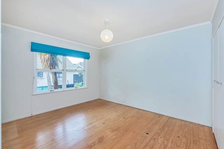 Photo of property in 1/29 Wainui Avenue, Point Chevalier, Auckland, 1022