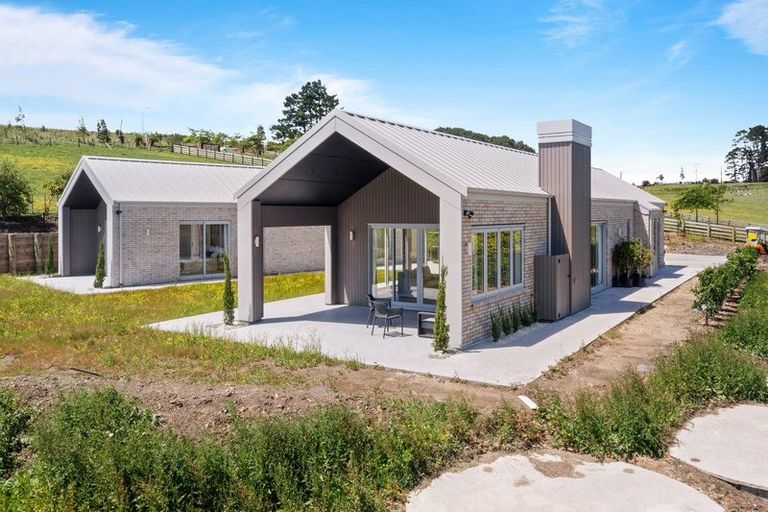 Photo of property in 4 Myra Evelyn Grove, Dairy Flat, Albany, 0792