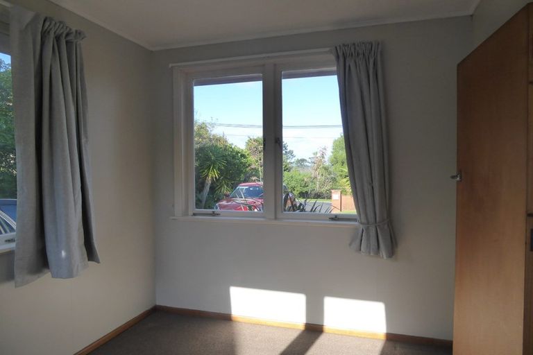 Photo of property in 17 Gill Crescent, Blockhouse Bay, Auckland, 0600
