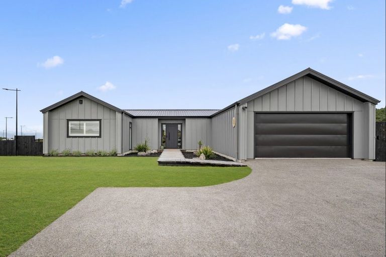 Photo of property in 2 Seven Oaks Drive, Kinloch, Taupo, 3377